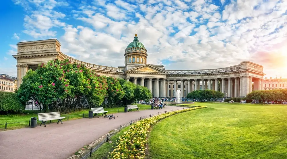 BEYAZ GECELERDE MOSKOVA ST.PETERSBURG